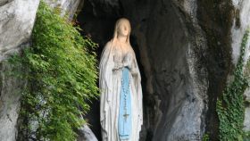Gruta en la que se apareció Nuestra Señora de Lourdes.