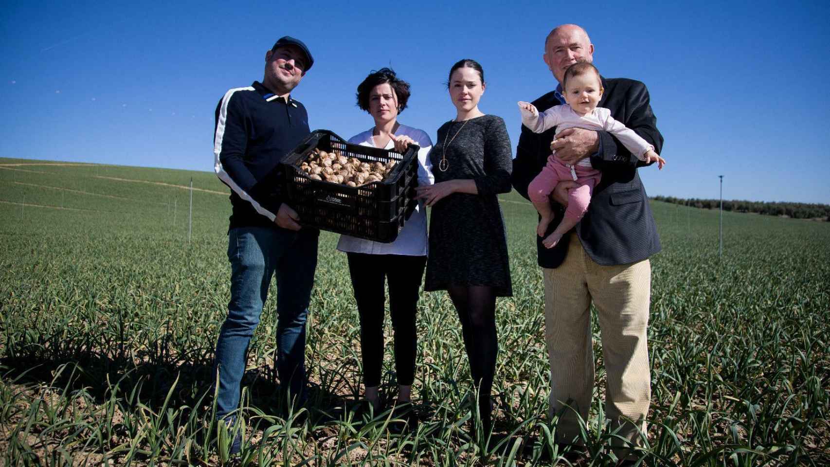 La familia Vaquero Ortíz es una de las principales empresas exportadoras de ajo negro del mundo.