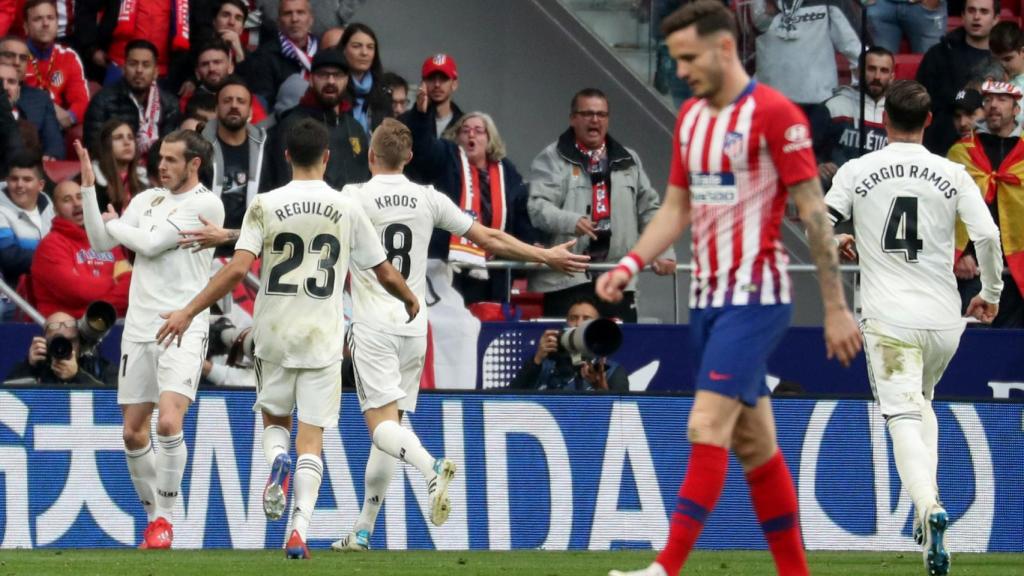 Gareth Bale celebra su gol en el derbi