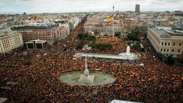 Vista panorámica de la concentración celebrada este domingo en Colón (Madrid).