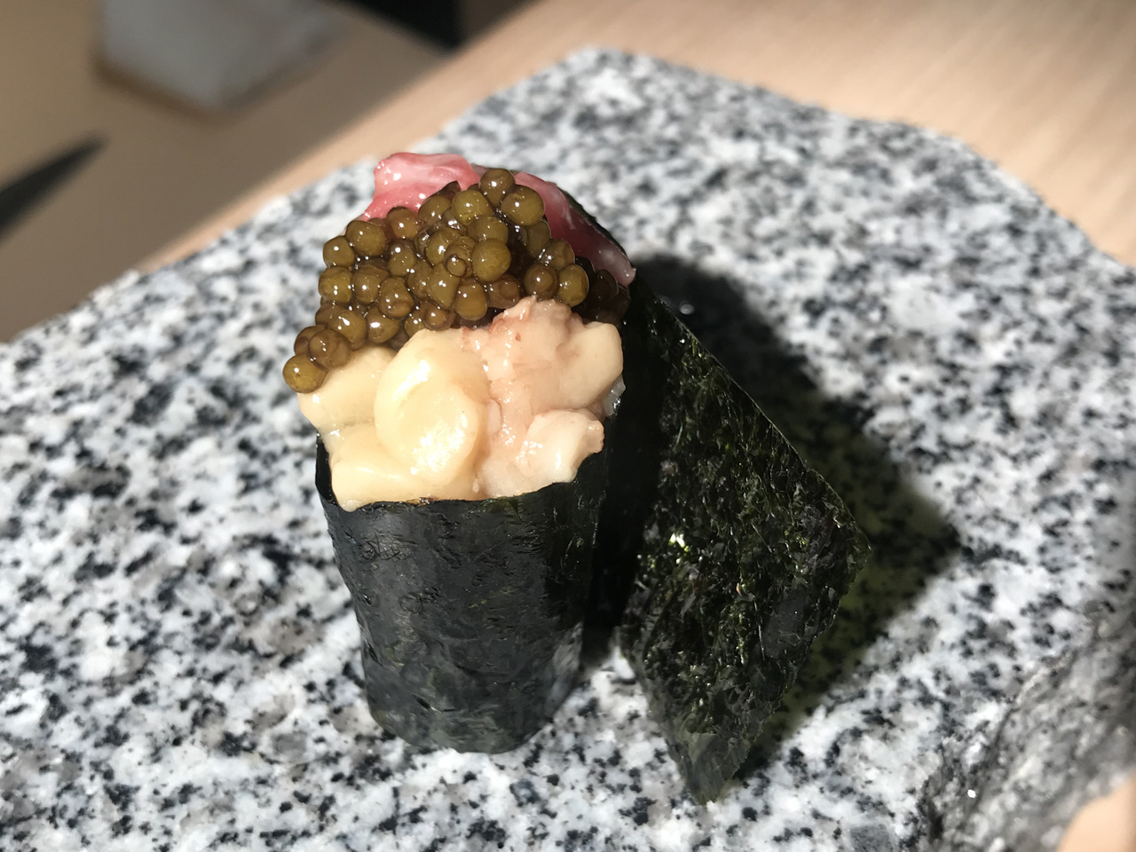 99 SUSHI Ko - gunkan toro, tuétano y caviar