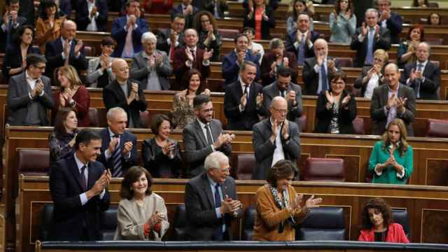 María Jesús Montero, ministra de Hacienda, ovacionada este martes en el Congreso.