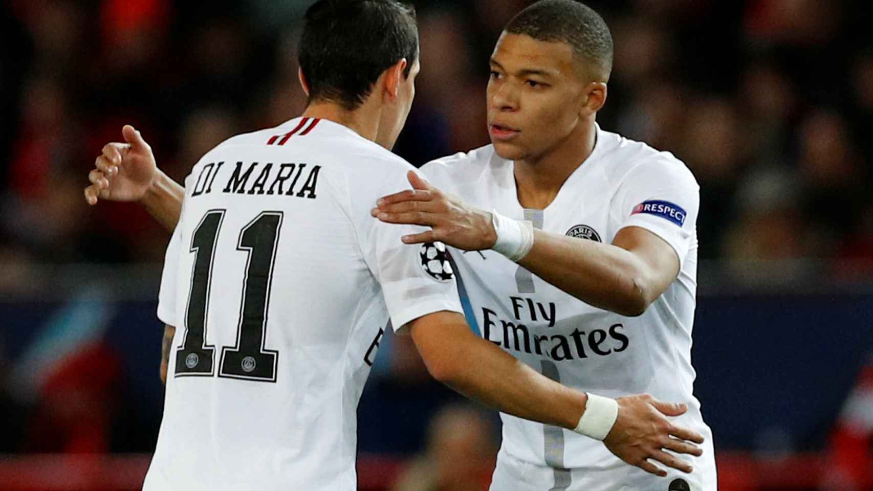 Mbappé y Di María celebran un gol del PSG