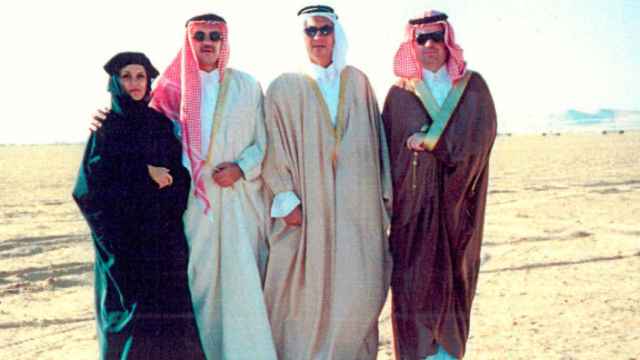 José María Clemente (primero por la derecha) durante una visita a Arabia Saudí.
