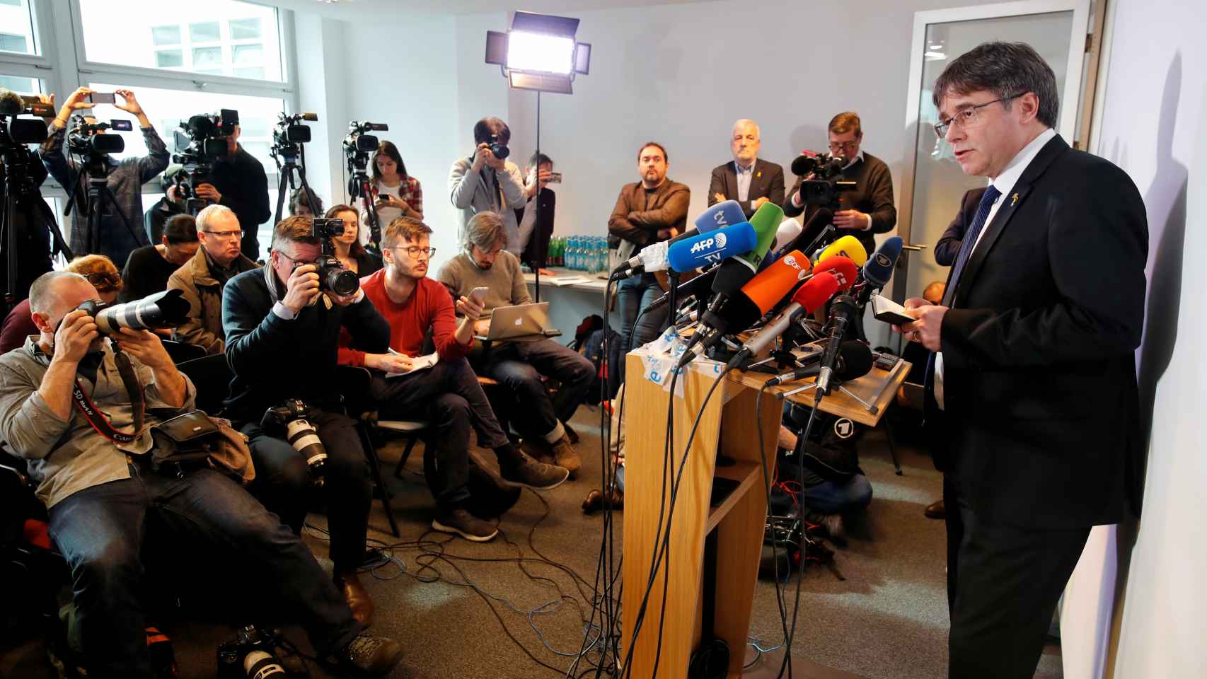 El expresidente Carles Puigdemont declara en una rueda de prensa en Berlín, sobre el juicio del procés