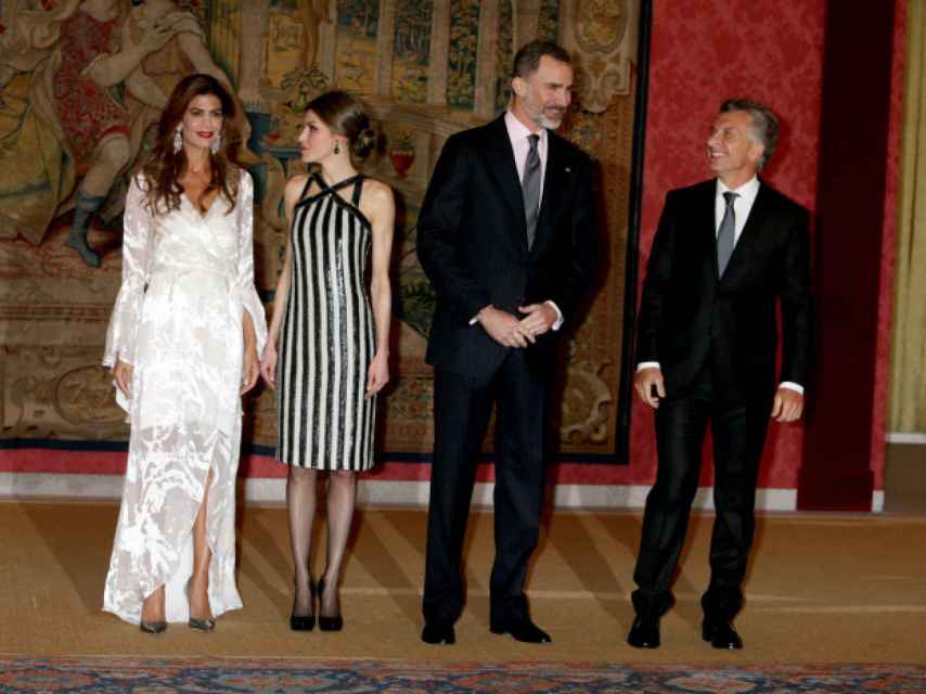 De izquierda a derecha: Juliana Awada, la reina Letizia, el rey Felipe y Mauricio Macri, presidente de Argentina.