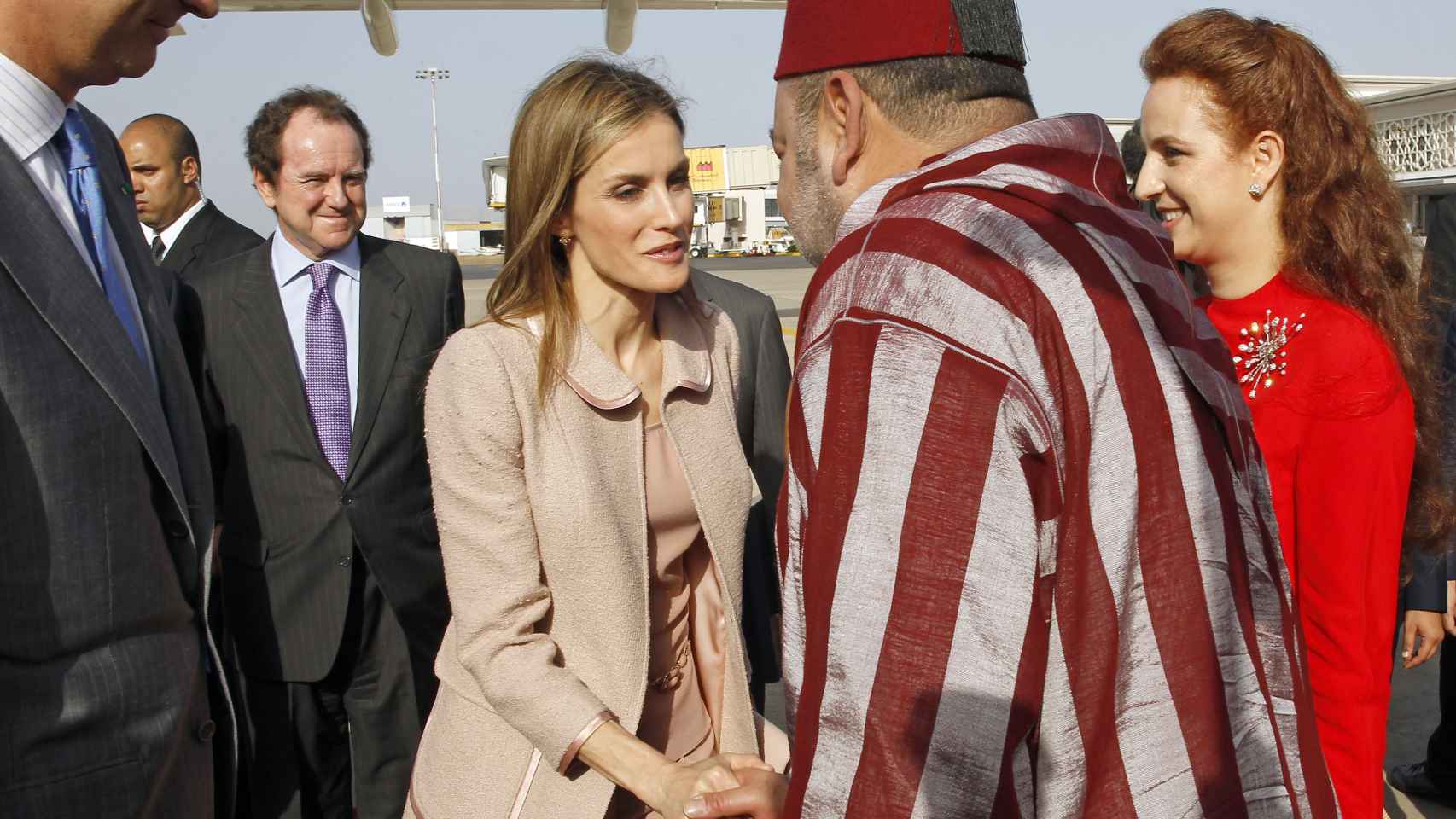 La reina Letizia con el rey Mohamed VI en una visita oficial a Marruecos