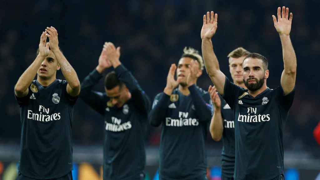 Los jugadores del Real Madrid agradecen el apoyo de sus fans en Amsterdam