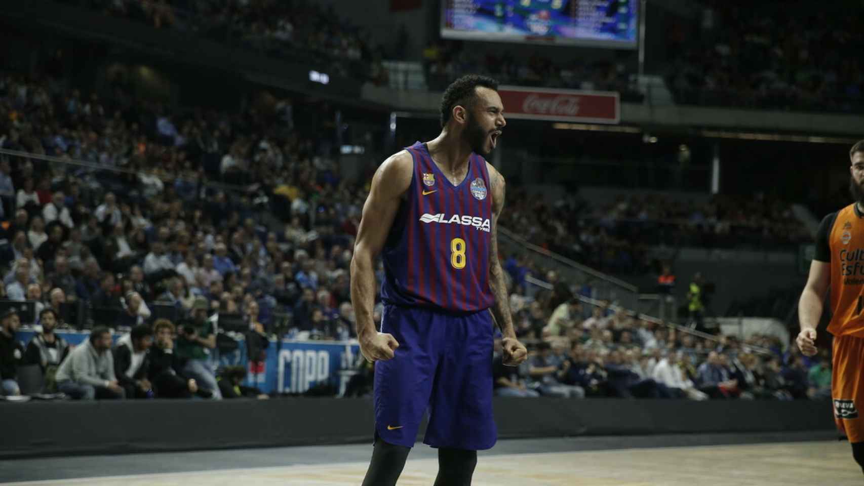 Hanga, del Barcelona Lassa, ante el Valencia Basket en la Copa del Rey