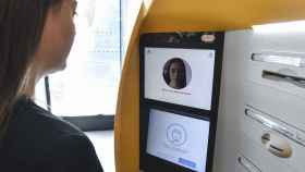 Algunos cajeros de CaixaBank sustituyen el tradicional pin por el reconocimiento facial.