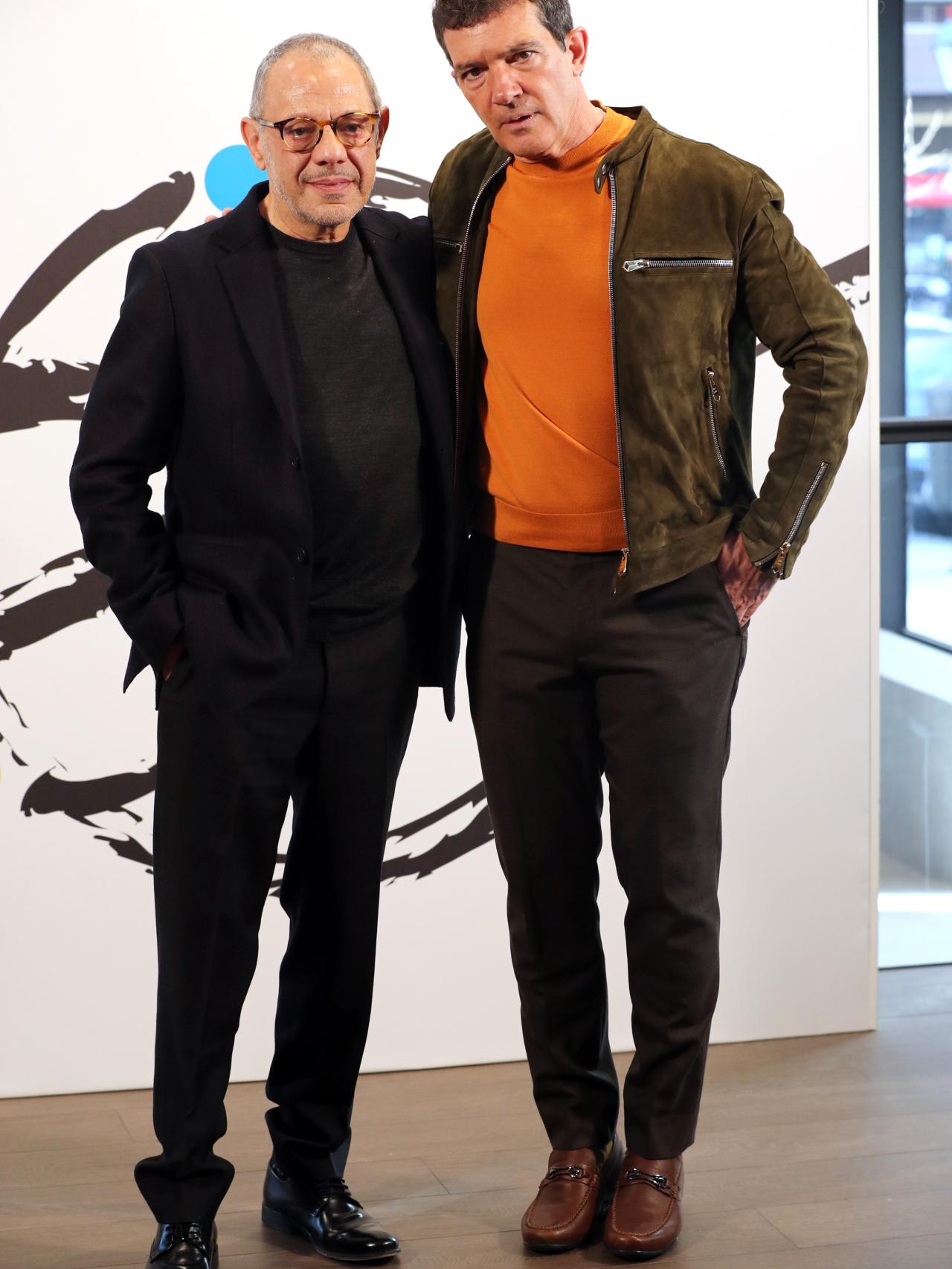 Antonio Banderas junto a Lluís Pascual, director del nuevo teatro.