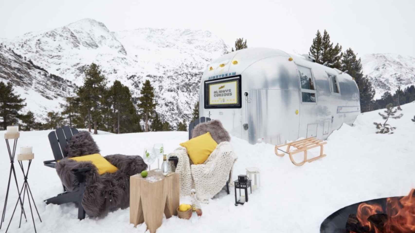 Schweppes Airstream Experience