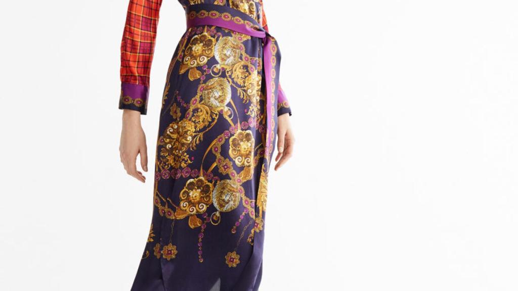 El vestido de inspiración 'Versace' está a punto de agotarse.