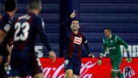 Charles celebra su segundo gol en el Eibar - Getafe de La Liga