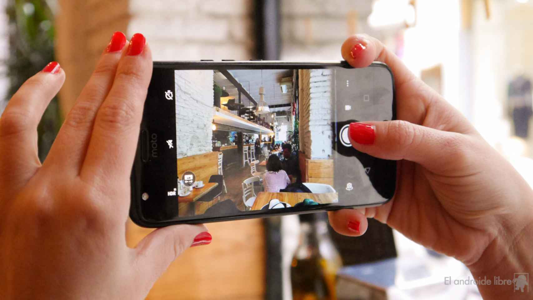 La cámara de los Motorola se actualiza con realidad aumentada y más