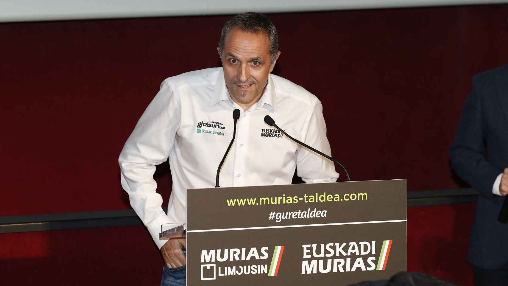 Jon Odriozola, director del Euskadi-Murias, durante un acto del equipo
