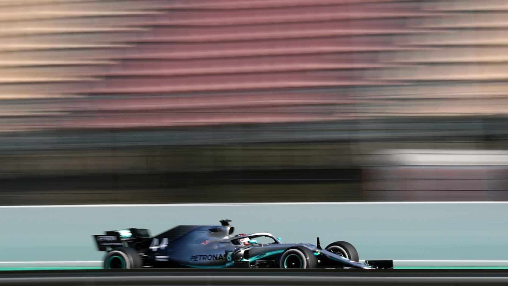 Lewis Hamilton, de la escudería Mercedes, durante los tests de Barcelona de Fórmula 1