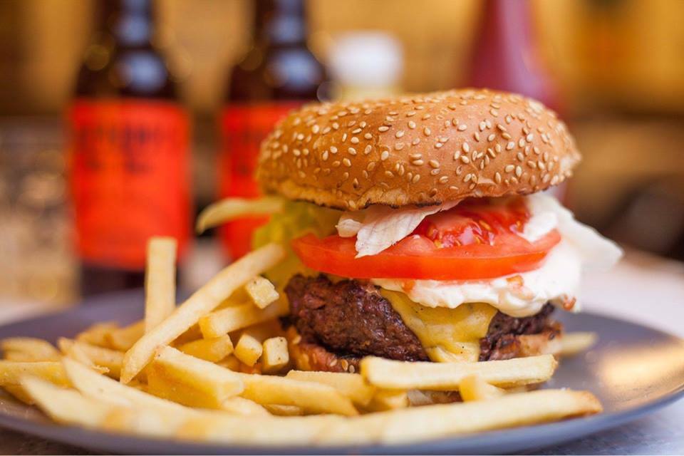 alfredos-barbacoa-hamburguesa-01