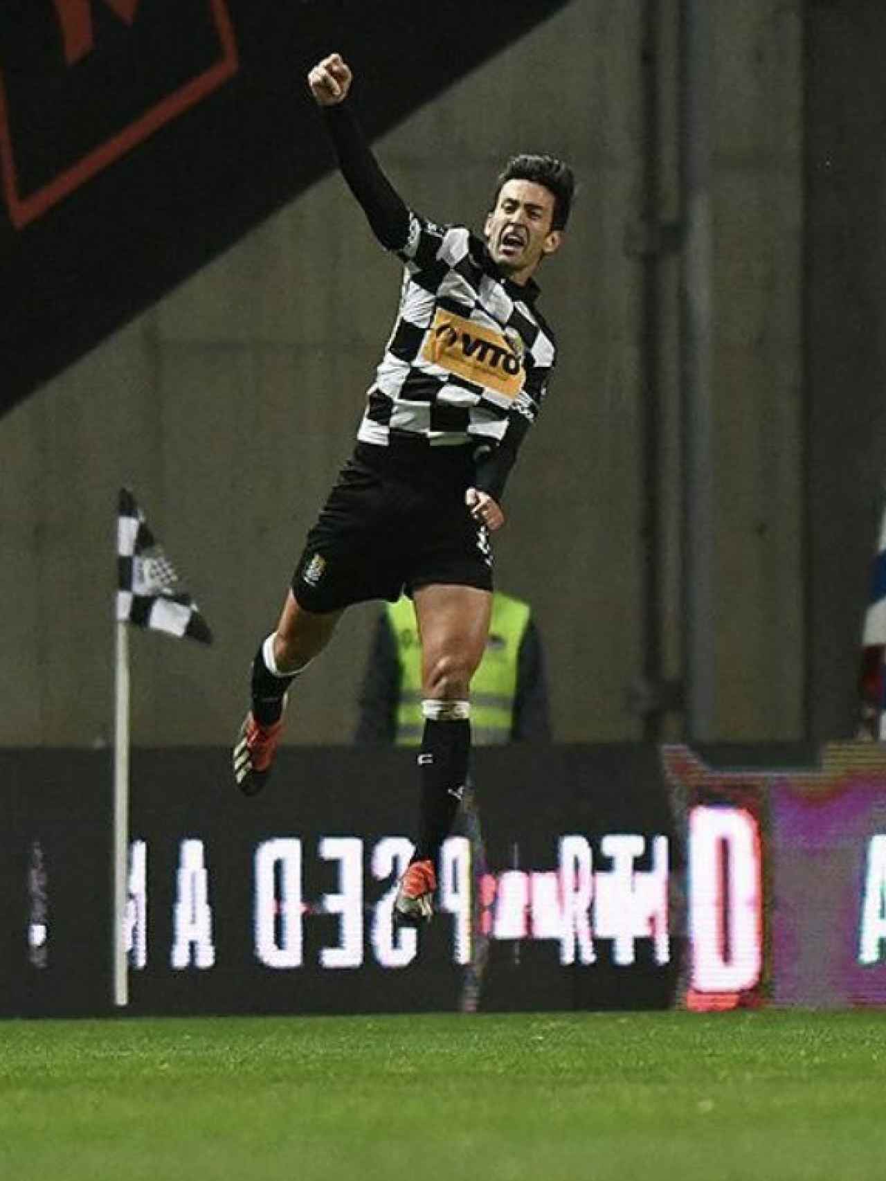 Alberto Bueno celebrando un gol. Foto: Twitter (@Albertobueno15)