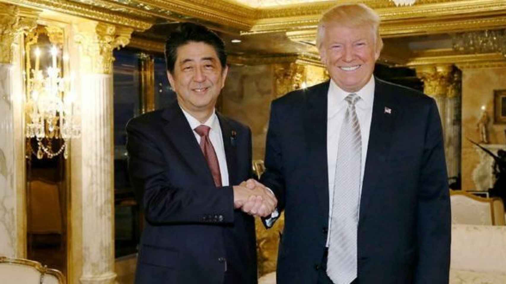 Shinzo Abe, el primer ministro nipón, y Donald Trump.