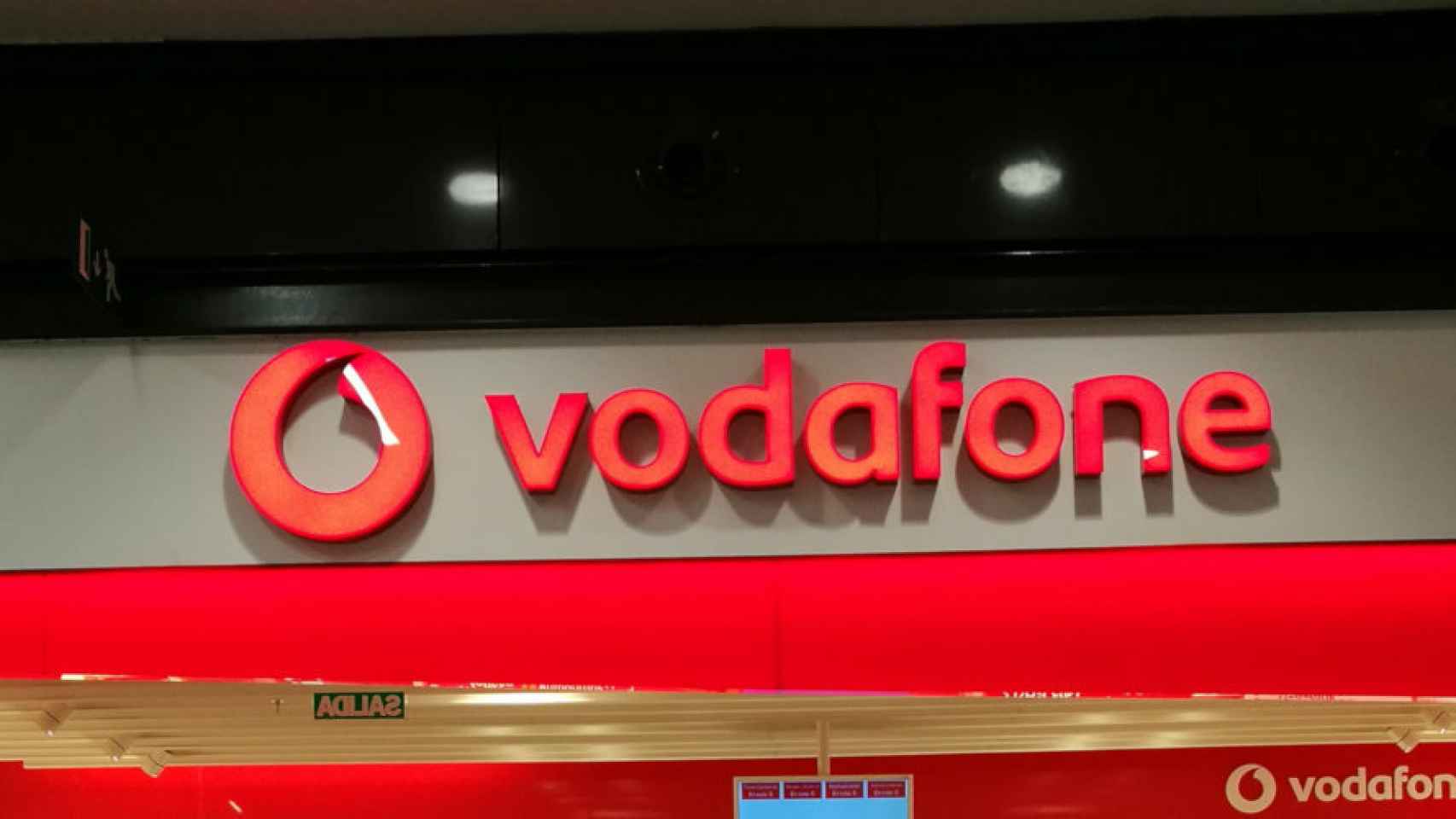 Fachada de una tienda de Vodafone , en una imagen de archivo.