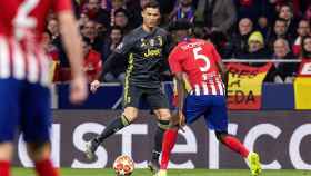 Cristiano Ronaldo encara a Thomas en el Atlético de Madrid - Juventus de Champions League