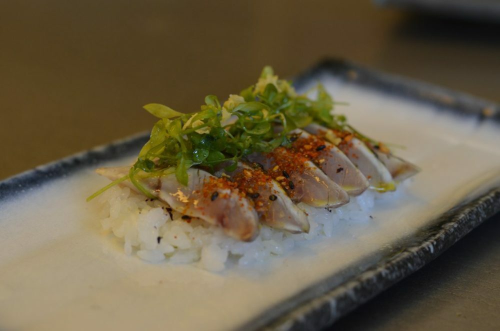 Kabutokaji - pescado sobre arroz