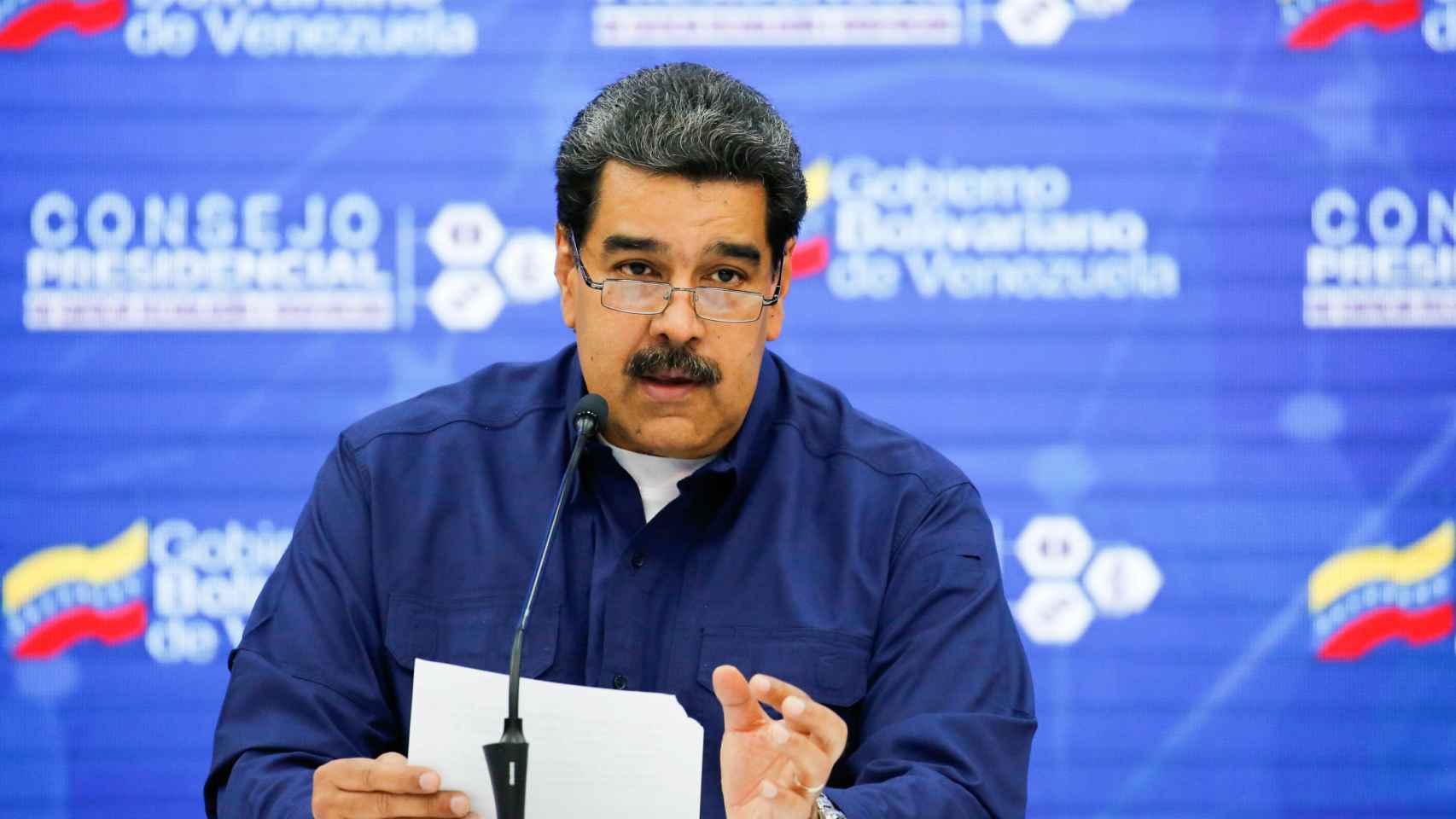 Maduro durante una reunión con ministros y miembros de su gobierno