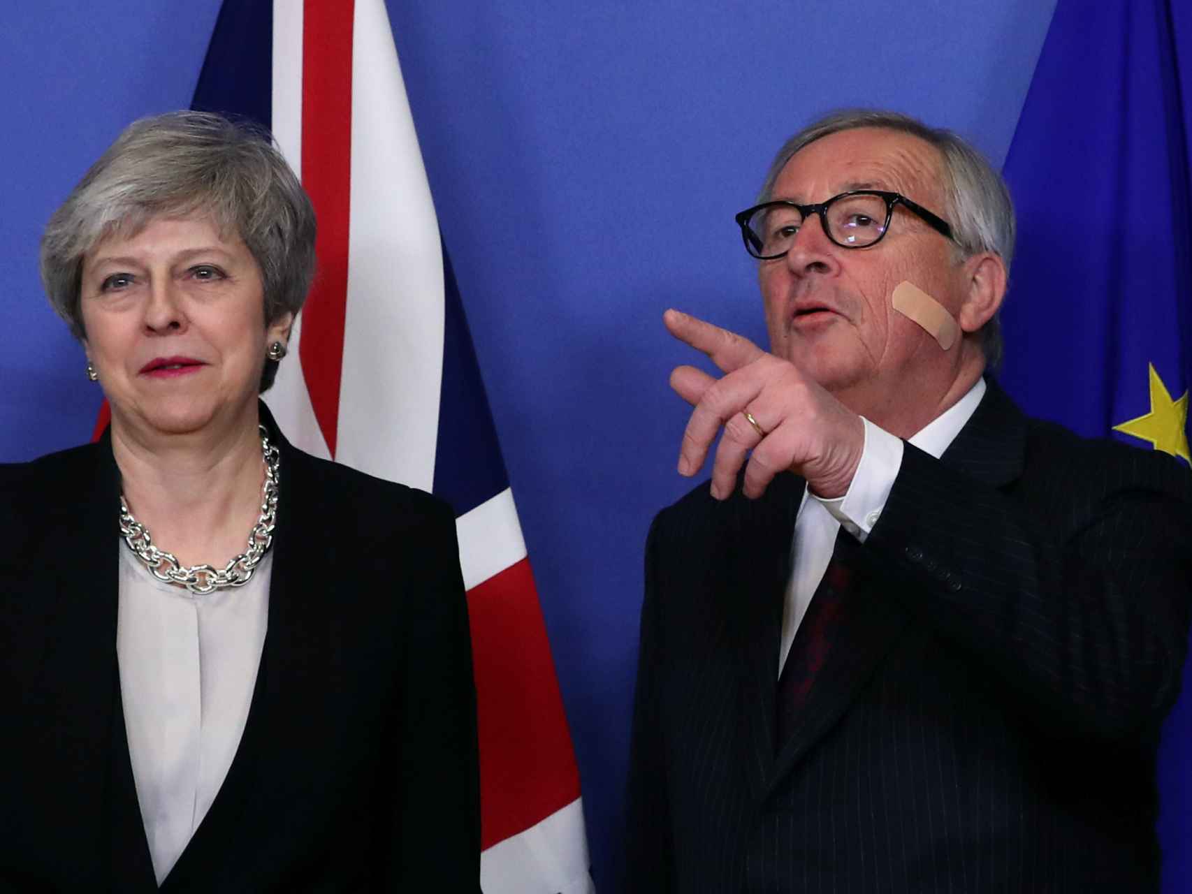 May se ha reunido este miércoles con Juncker en Bruselas