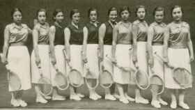 Image: Elene Lizarralde rescata la historia de las mujeres raquetistas en El silencio de Clara Lyndon