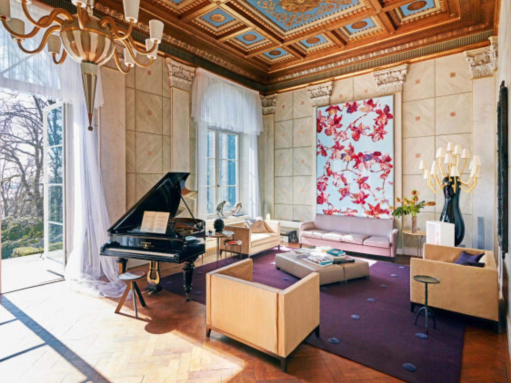 Karl Lagerfeld vivió en una casa encantada