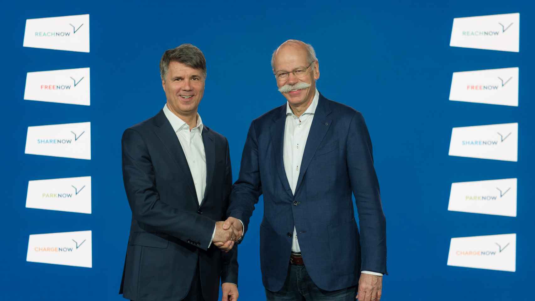 Harald Krüger, presidente del consejo de administración de BMW y Dieter Zetsche, presidente de la Junta de Administración de Daimler.