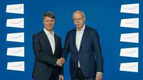 Harald Krüger, presidente del consejo de administración de BMW y Dieter Zetsche, presidente de la Junta de Administración de Daimler.