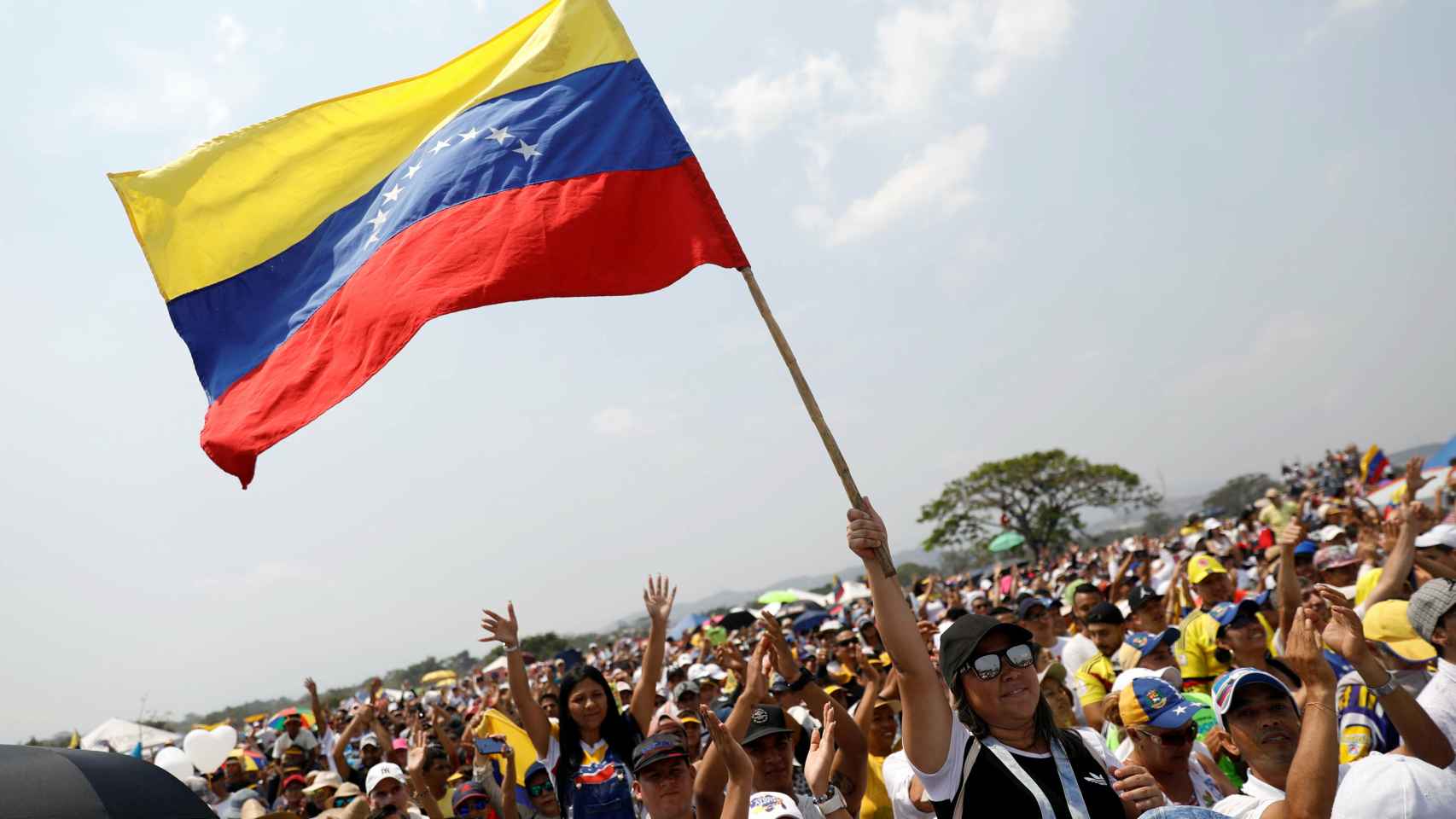 Venezuela a la espera de la ayuda humanitaria en imágenes