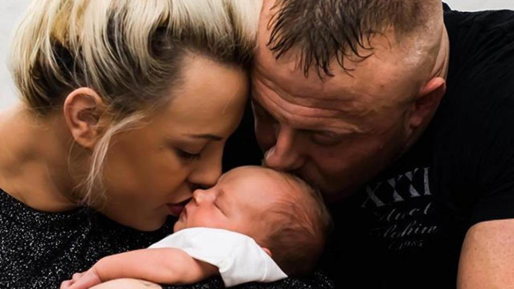 Ben Hernett junto a su esposa y su hija. Foto: Instagram (@ben.hernett)