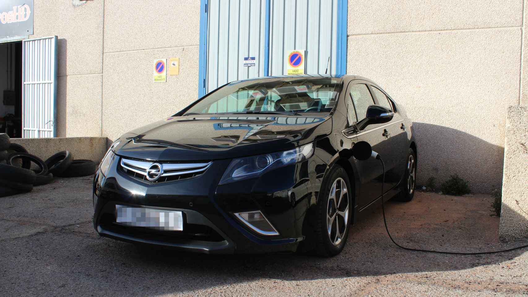 Ups Mimar extraterrestre El extraño caso del Opel eléctrico “sin límites” que se retiró de España y  lo importa Juan