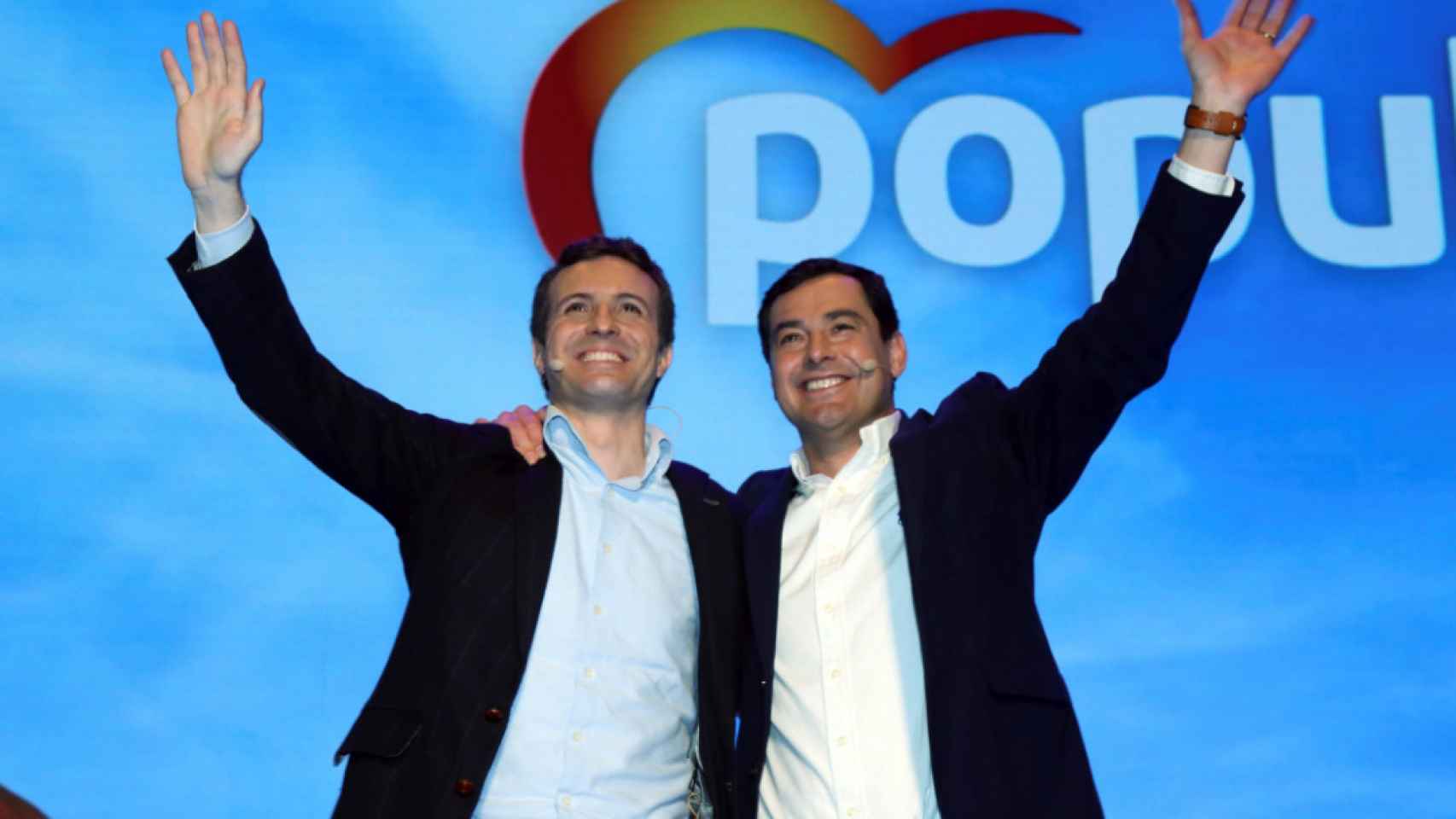 El presidente del Partido Popular, Pablo Casado (i), y el presidente de la Junta, Juanma Moreno (d).
