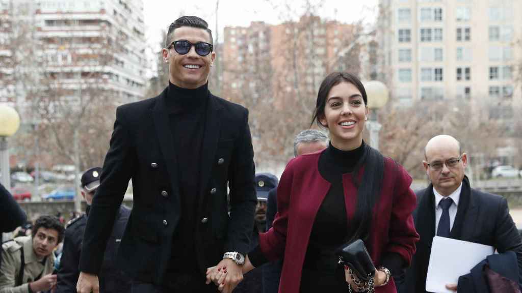 Cristiano Ronaldo y Georgina Rodríguez llegando a la Audiencia Provincial de Madrid en enero de 2019.