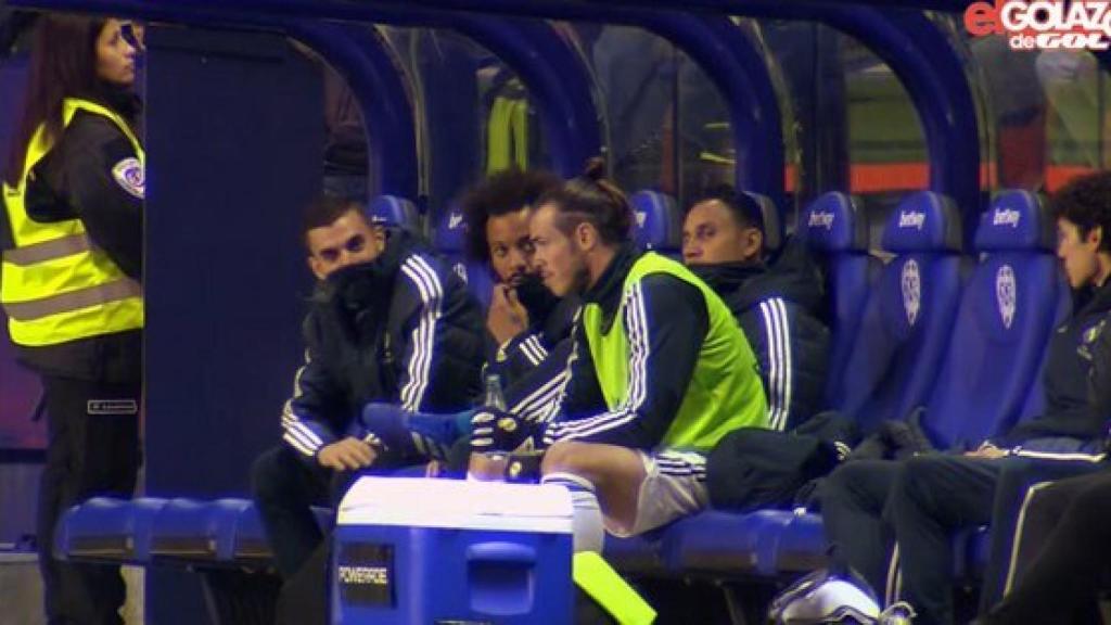 Bale, en el banquillo durante el partido Levante - Real Madrid. Foto: Golazo de Gol