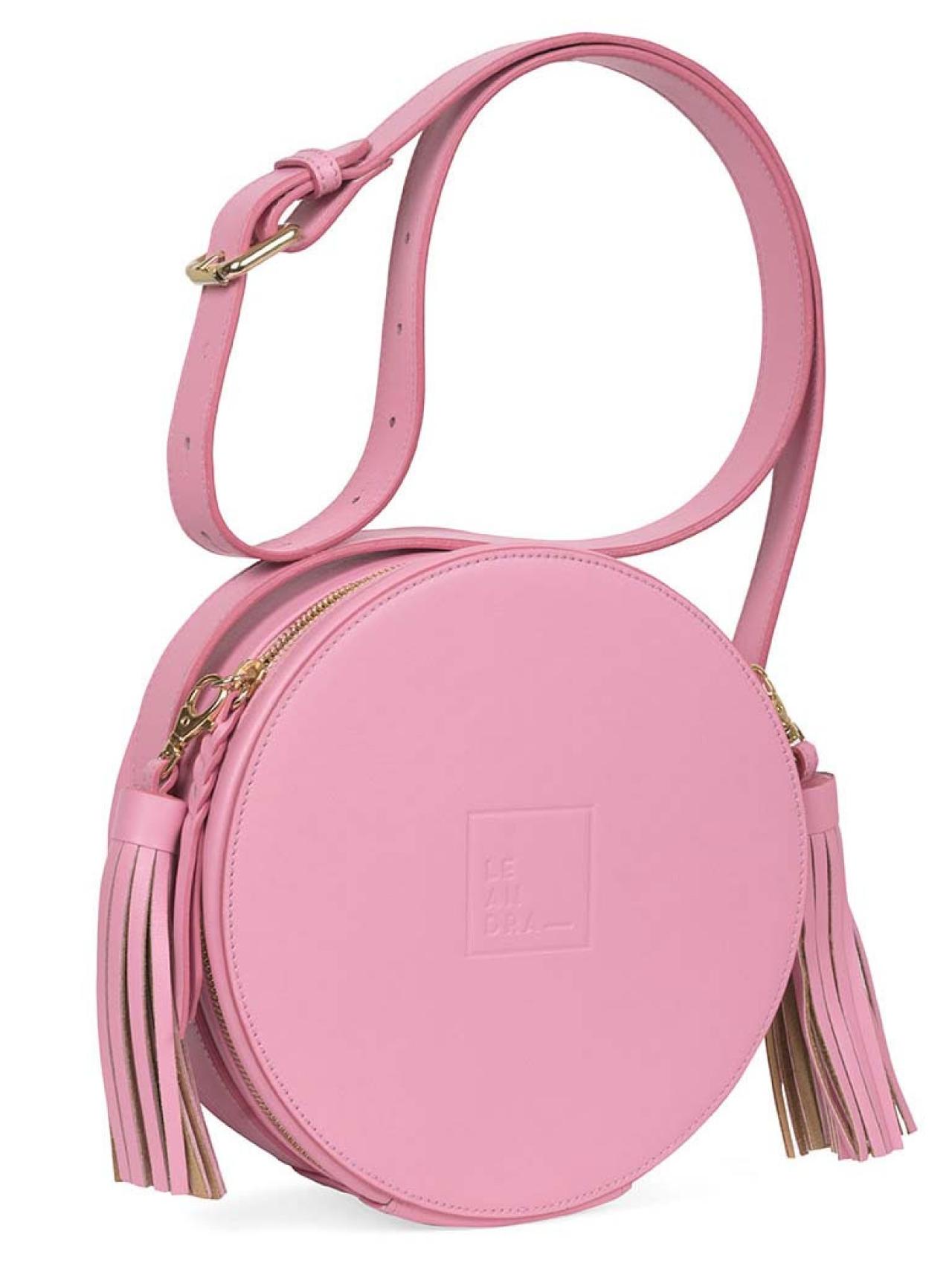 Esta es la nueva moda en el mundo los bolsos: el color rosa como apuesta segura