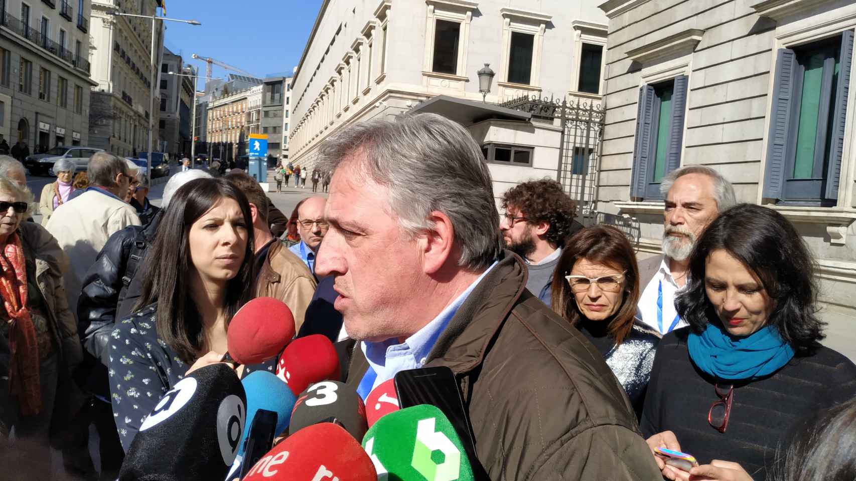 Joseba Asiron (EH Bildu), alcalde de Pamplona, a las puertas del Congreso.