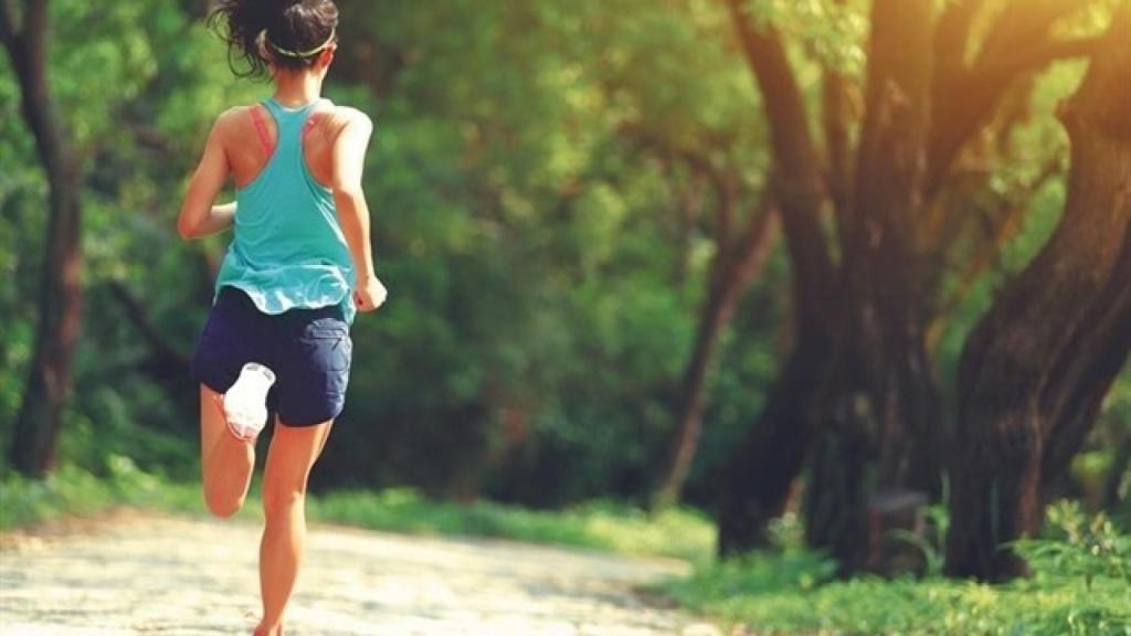 El ejercicio estimula la circulación sanguínea y ayuda al metabolismo.