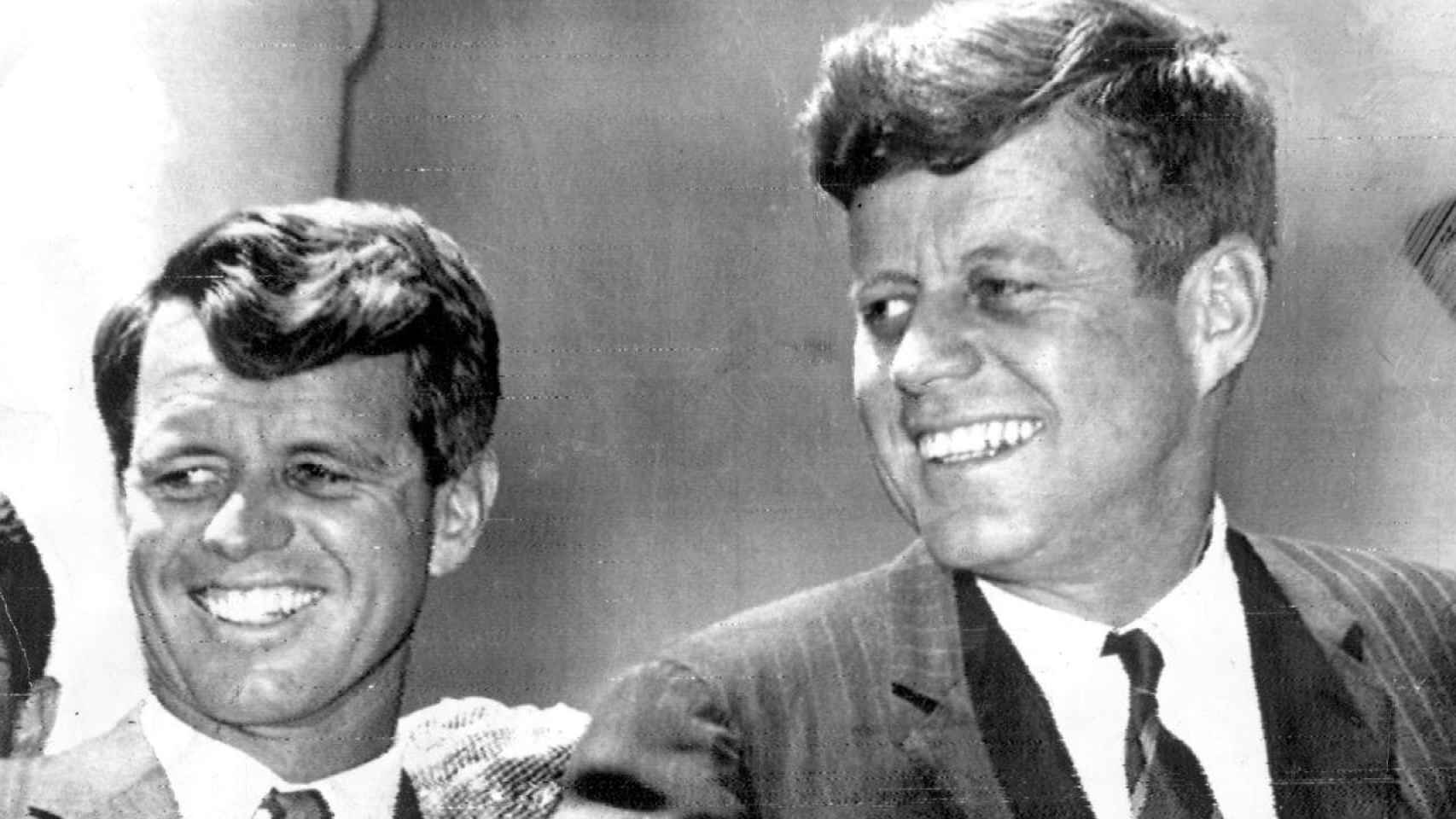 Kennedy junto a su hermano, uno de los principales responsables del encarcelamiento de Hoffa.
