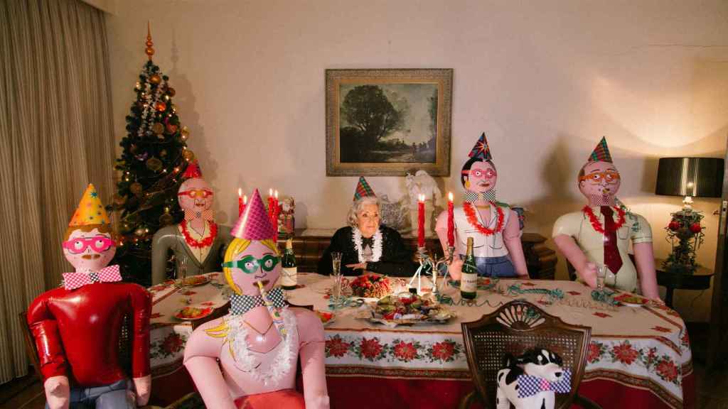 Paquita y su familia hinchable celebrando la Navidad