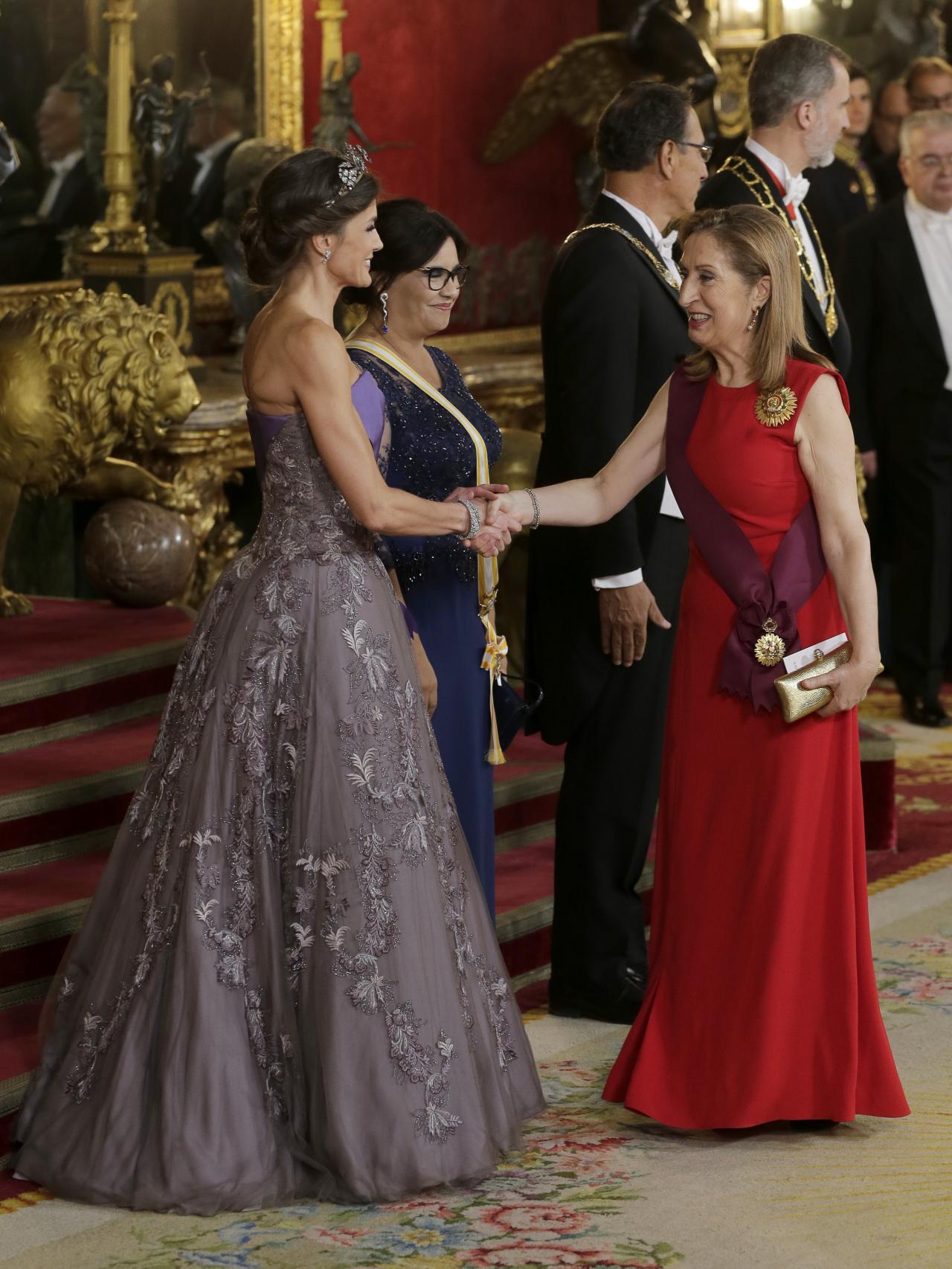 Isabel Preysler y Begoña Gómez brillan en la cena de gala en honor al