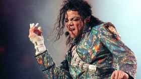 Dos hombres afirman que Michael Jackson abusó de ellos cientos de veces