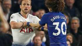 Harry Kane se enzarza en una pelea con David Luiz