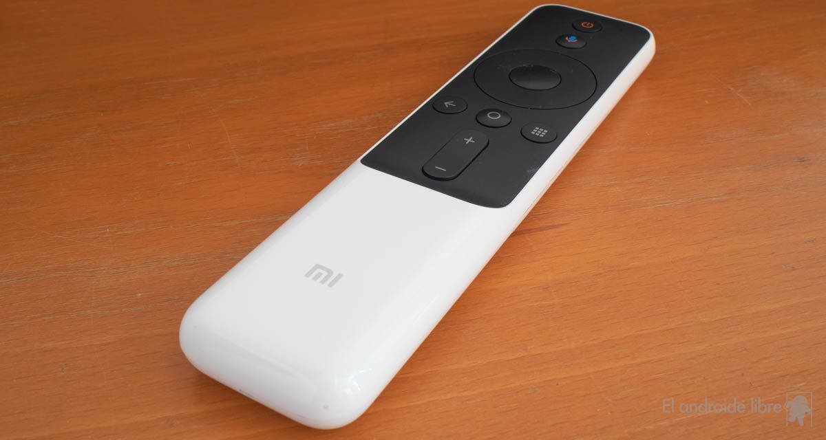 El nuevo bombazo de Xiaomi es un proyector con Android TV, ¿merece