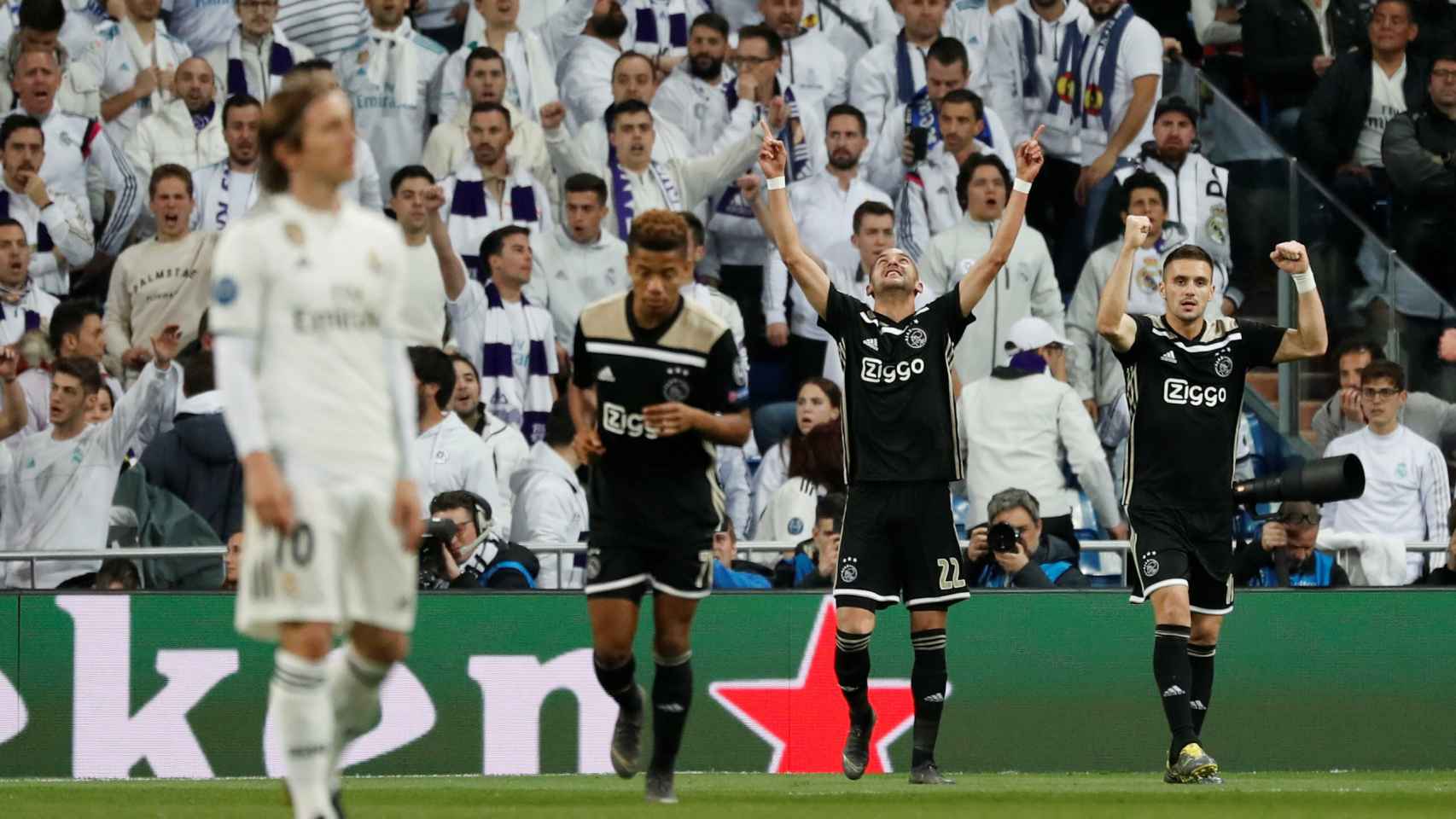 Luka Modric se lamenta tras el gol del Ajax