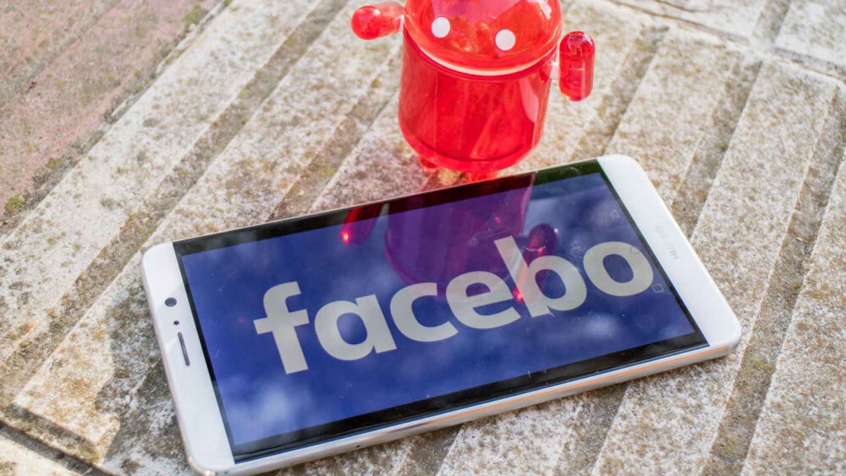 Facebook sigue espiando en algunas aplicaciones, incluso si no tienes Facebook